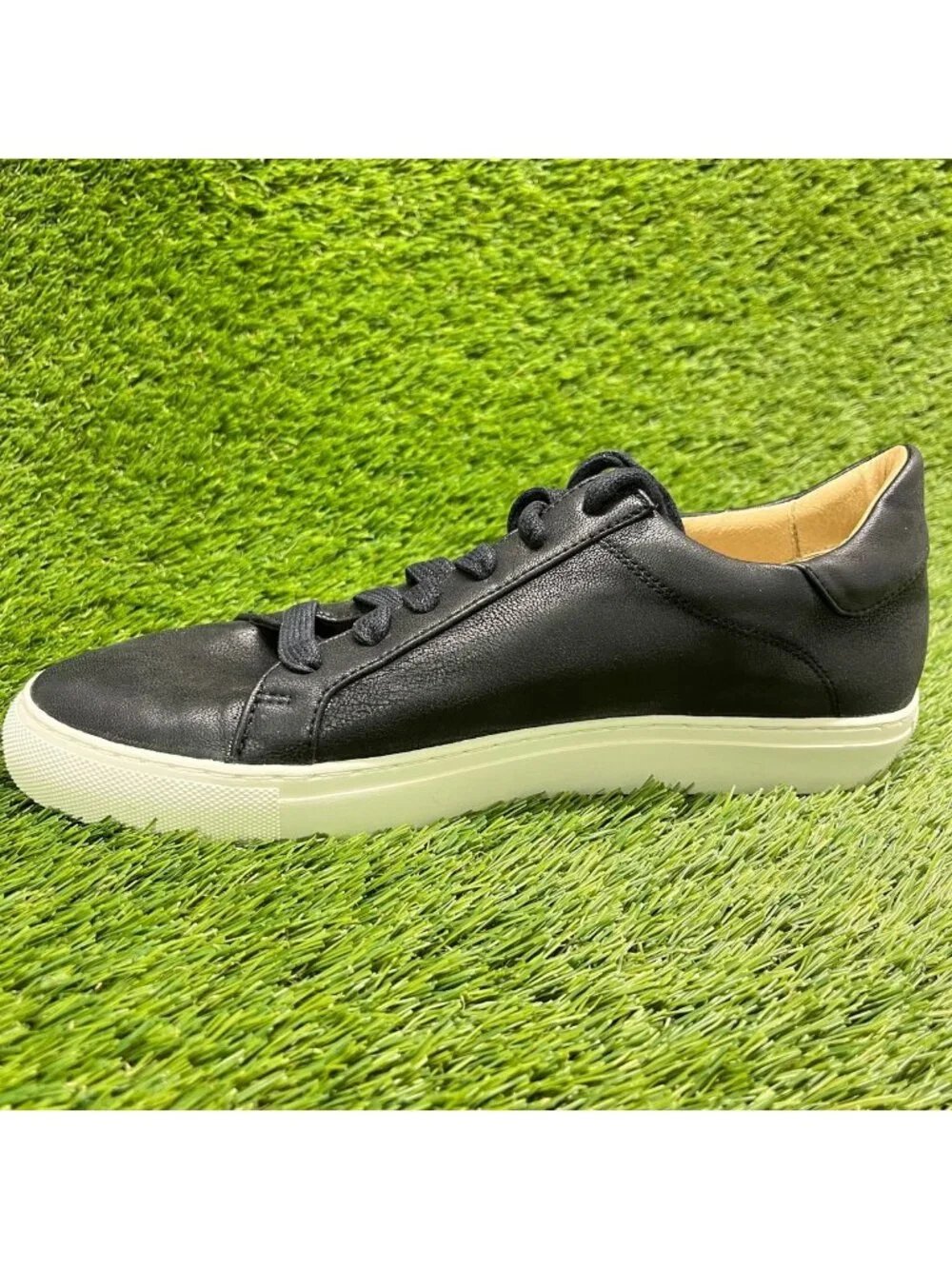 Skechers please review